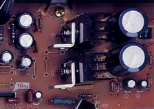オーディオコンデンサ採用した内部回路の一部