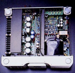 AX-M9000の内部