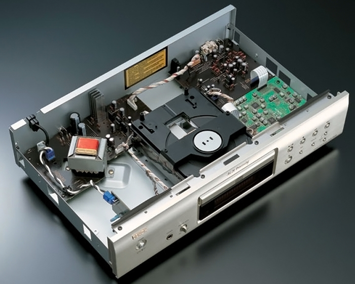 DENON DCD-755AE 〓 06年製デノンのフルサイズCDプレーヤー